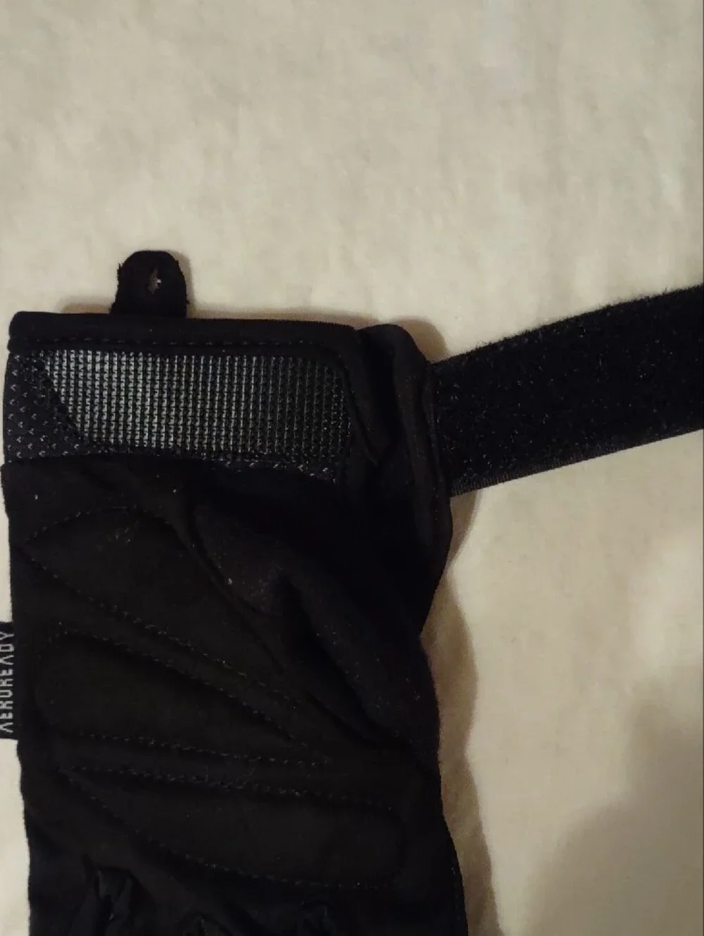 Adidas AEROREADY Essential Training Gloves Gym Weightlifting Red Black Medium NW